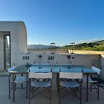 Tricosto Tower Apartment *